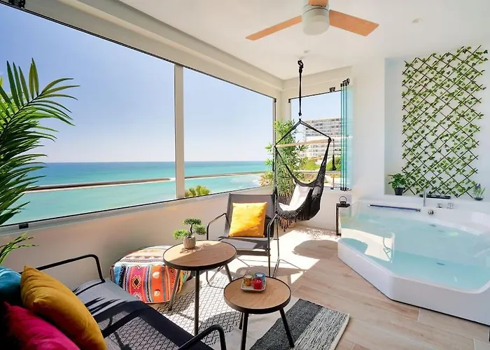 Eden 托雷莫利诺斯